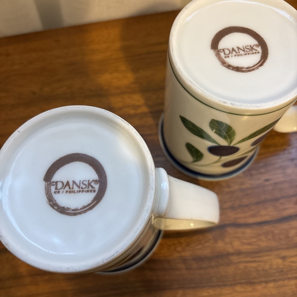 Set Of 2 - Dansk Berries Blueberry Blueberries Pattern Coffee Mug Cup Bistro EUC - Picture 4 of 5